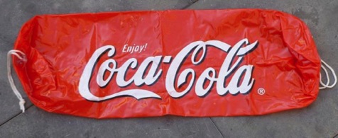 02554-7 € 2,50 coca cola opblaasbare nekrol 60cm breed doorsne 15cm.jpeg